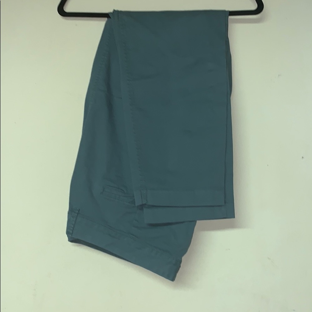 Old Navy green Pixie chinos
